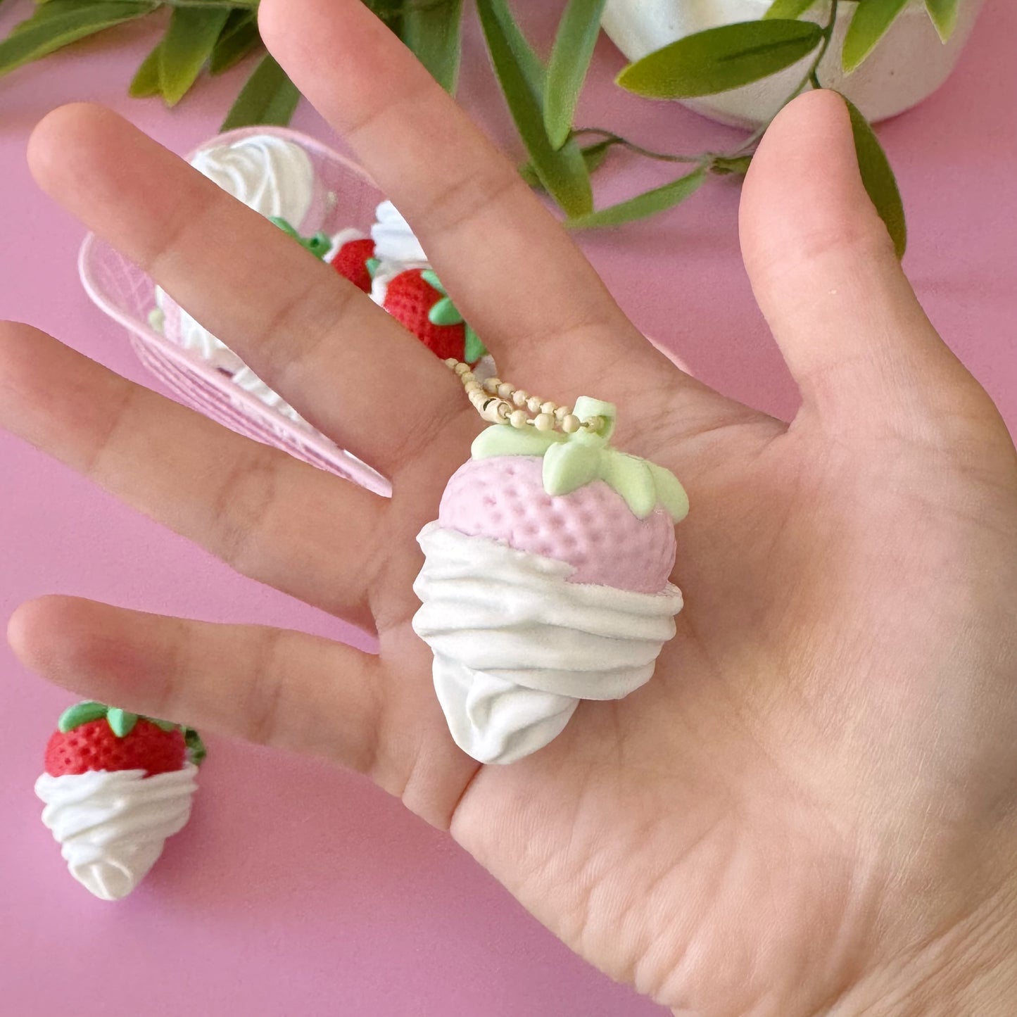 🍓 Strawberry with Whipped Cream Clicker