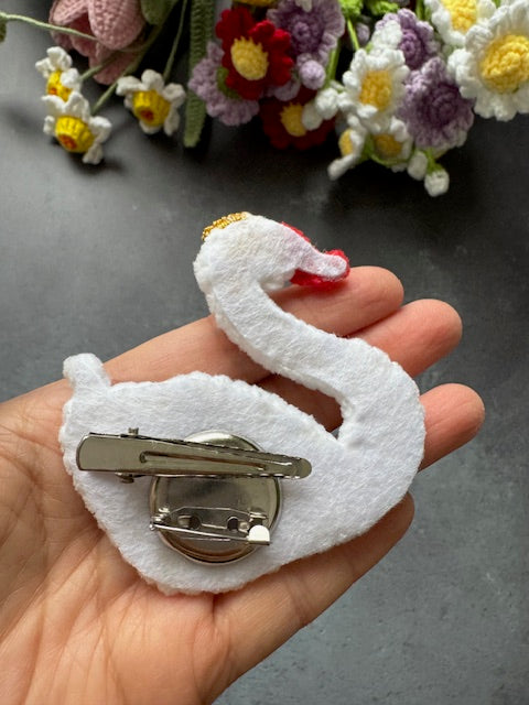 Elegant White Swan Brooch/Pin/Clip 2 In 1