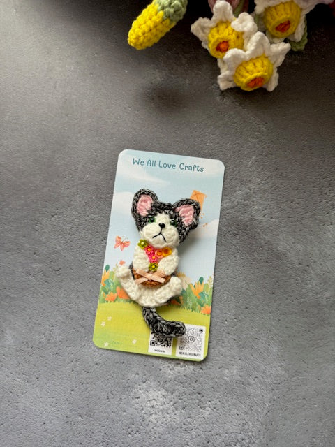 Kitty Cat with Flower basket Brooch/Pin