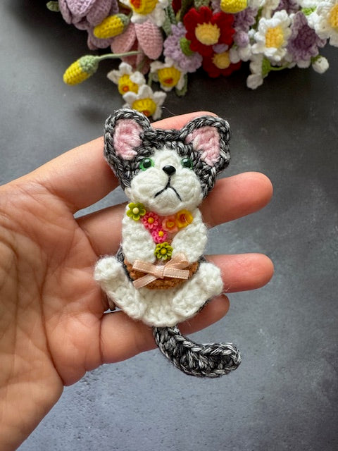 Kitty Cat with Flower basket Brooch/Pin