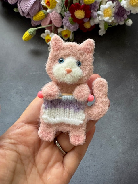 Pink Knitting Kitty Cat Pin (Cotton candy yarn version)