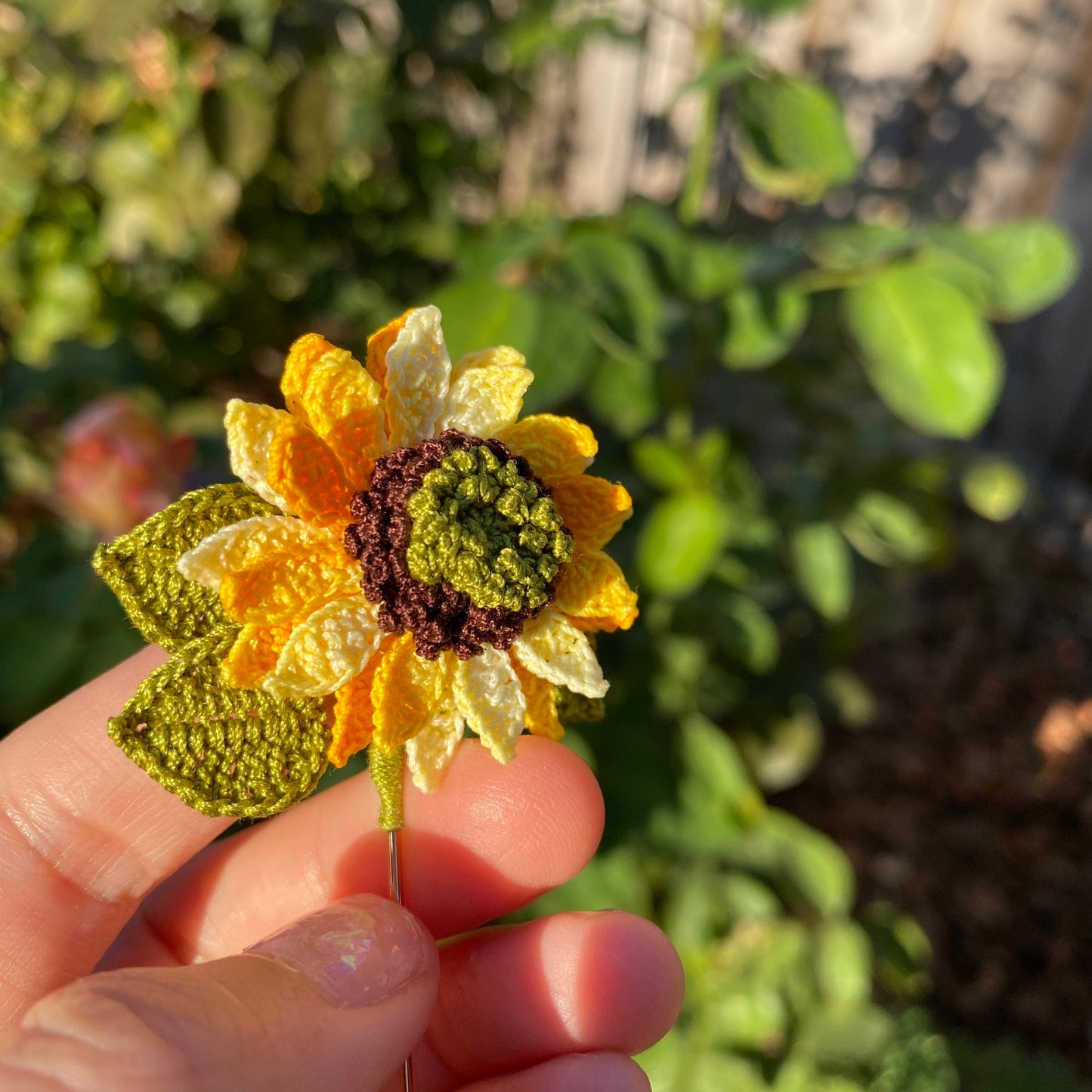 Ombre sunflower crochet brooch/Micro crochet /Handmade embroidery jewelry/gift for her birthday wedding anniversary
