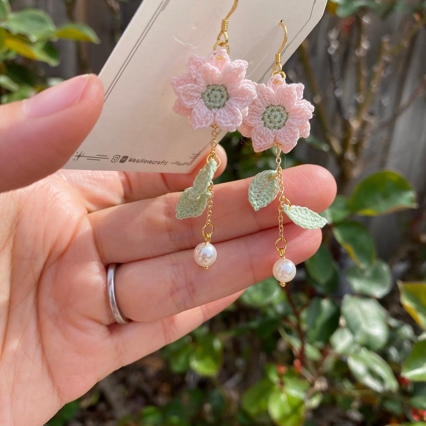 Pink Daisy flower dangle earrings/Microcrochet/14k gold/Spring Summer flower gift for her/Knitting handmade jewelry/Ship from US