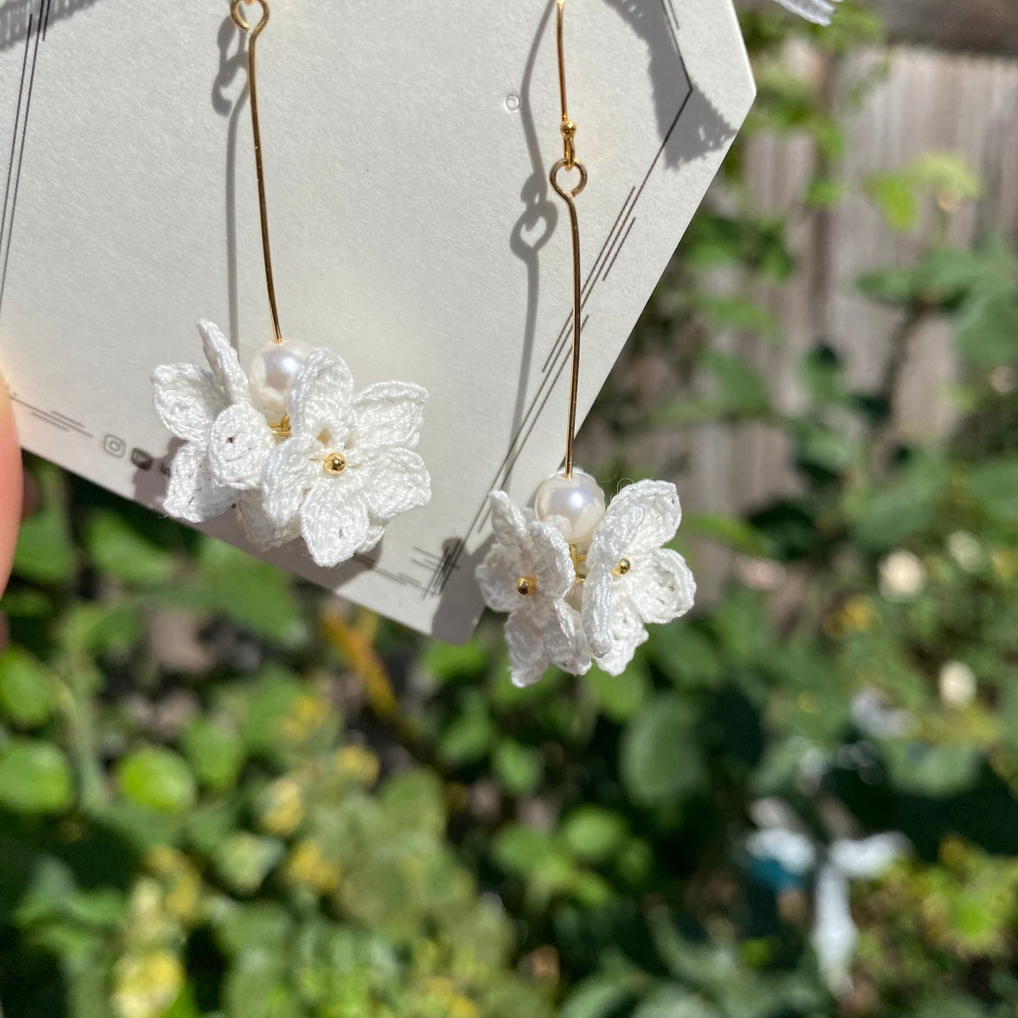 White Hydrangea flower cluster with pearls earrings/Microcrochet/Knitted jewelry/Summer earrings for her/Unique 5 petal flowers/Ship from US
