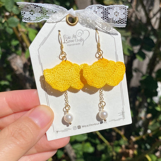 Fall yellow ombre ginkgo leaf with pearl crochet dangle earrings/Microcrochet/gift for her/Knitting handmade jewelry/Ship from US