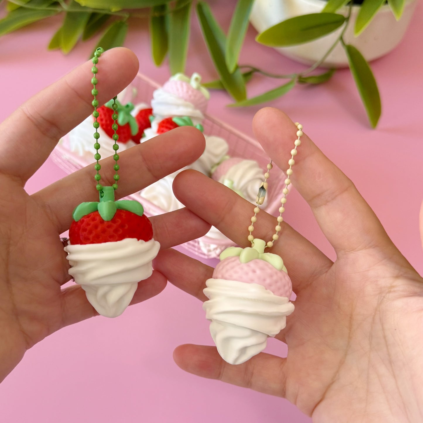 🍓 Strawberry with Whipped Cream Clicker