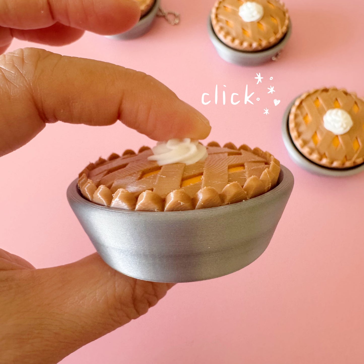 🎃🥧 Pumpkin Pie with Whipped Cream Clicker