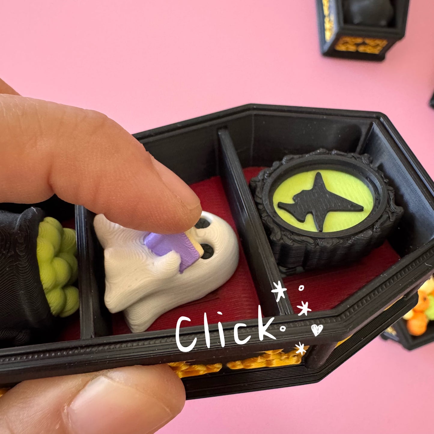 Spooky Coffin 3D Clicker | Cute Halloween Fidget Keychain