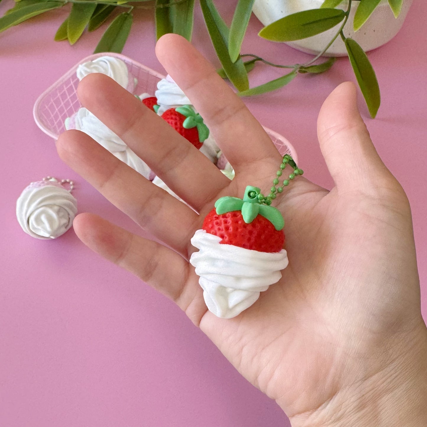 🍓 Strawberry with Whipped Cream Clicker
