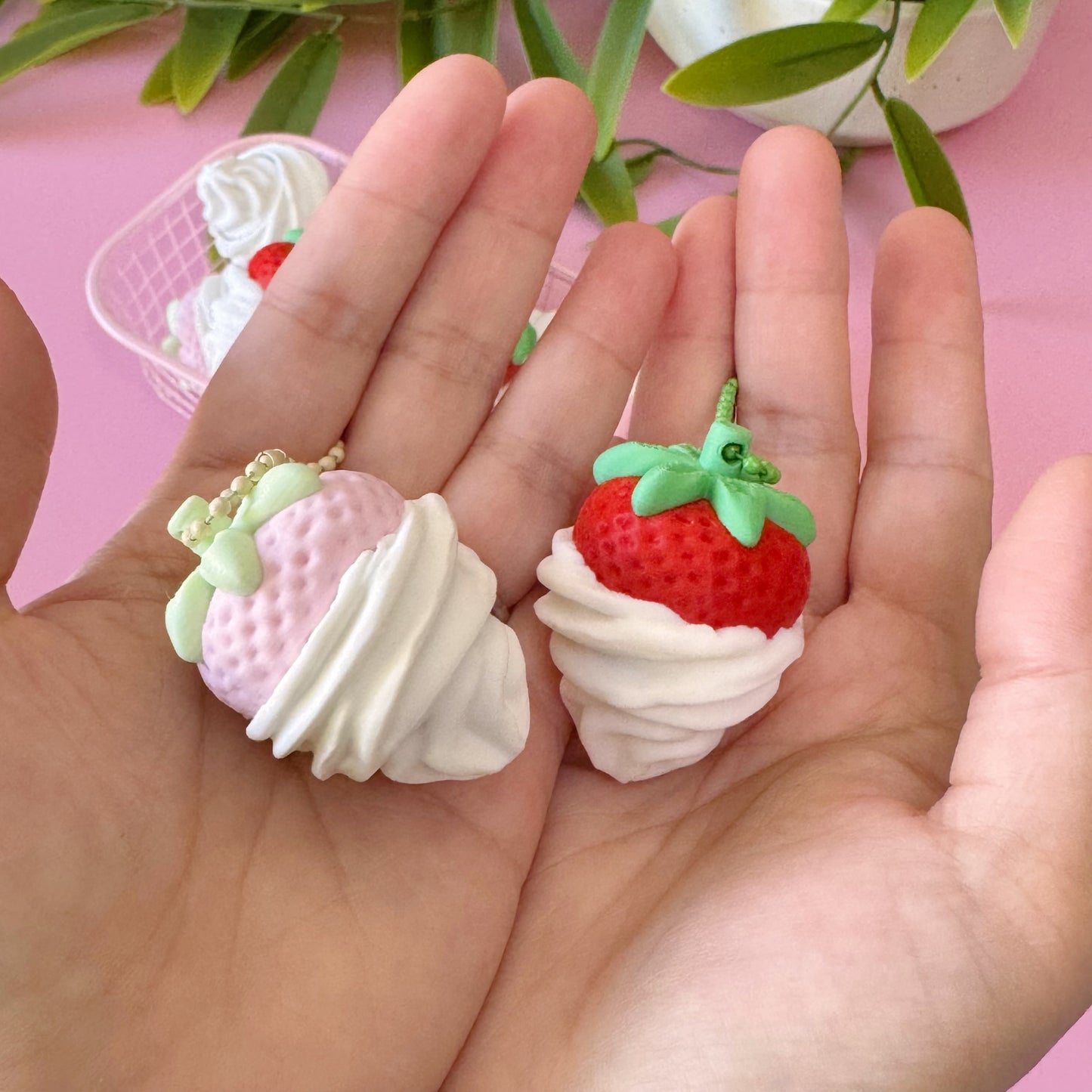 🍓 Strawberry with Whipped Cream Clicker