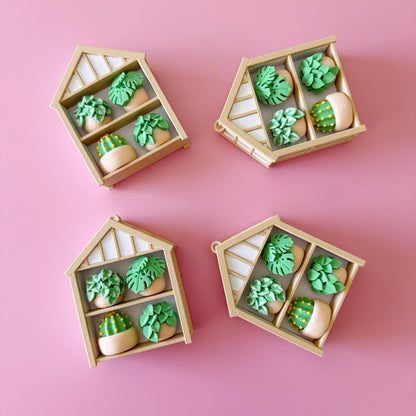 🪴 Cozy Plant Shelf Clicker