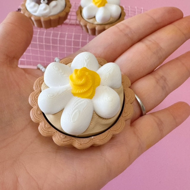 Sweet Egg Tart Clicker (Daisy & Bear Edition)