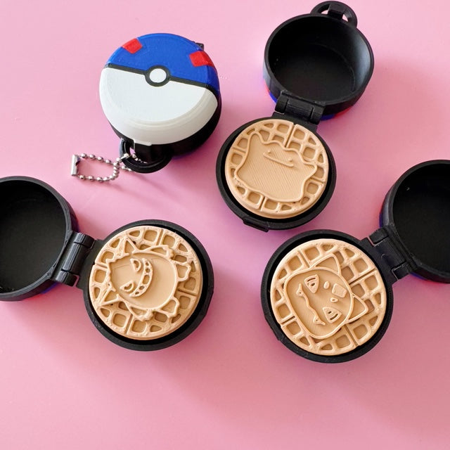 Pokemon Waffle Maker - Poké ball