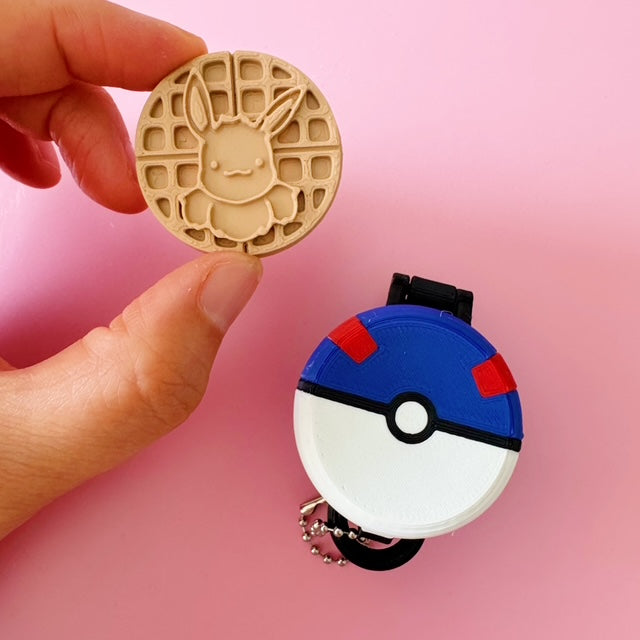Pokemon Waffle Maker - Poké ball