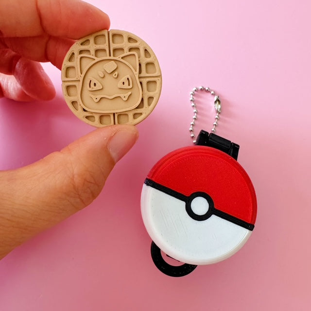 Pokemon Waffle Maker - Poké ball