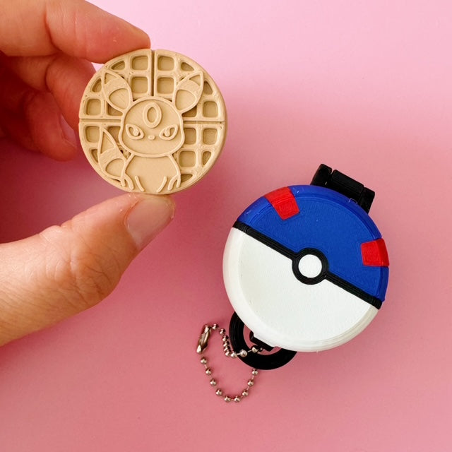 Pokemon Waffle Maker - Poké ball