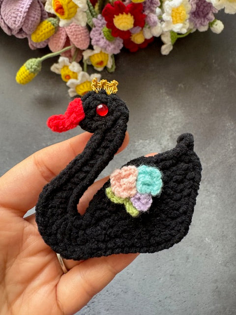 Elegant Black Swan Brooch/Pin/Clip 2 In 1