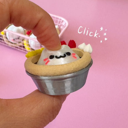 Kitty Egg Tart 3D Clicker
