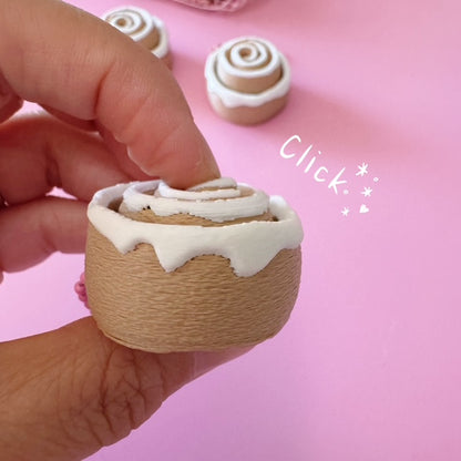 Cinnamon Roll 3D Clicker