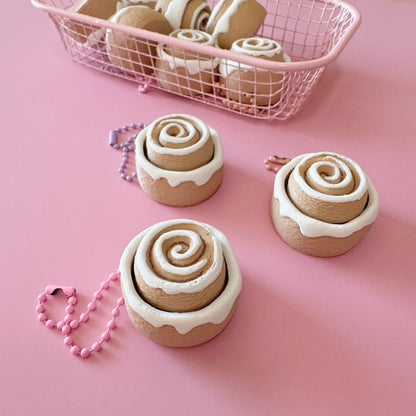Cinnamon Roll 3D Clicker