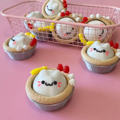 Kitty Egg Tart 3D Clicker