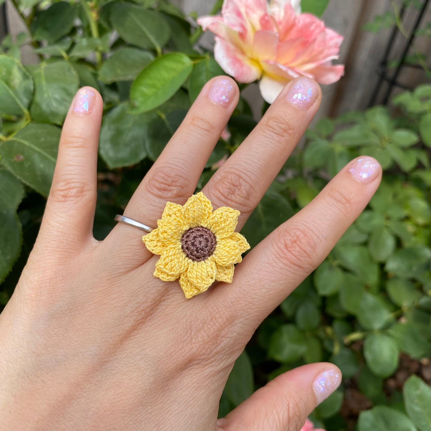 Load image into Gallery viewer, Yellow Sunflower Ring/Microcrochet/14k gold metal ring/fall flower gift for her/Knitting handmade jewelry
