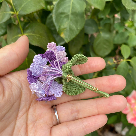 Load image into Gallery viewer, Purple hydrangea flower crochet brooch/Micro crochet /Handmade embroidery jewelry/gift for her birthday wedding anniversary
