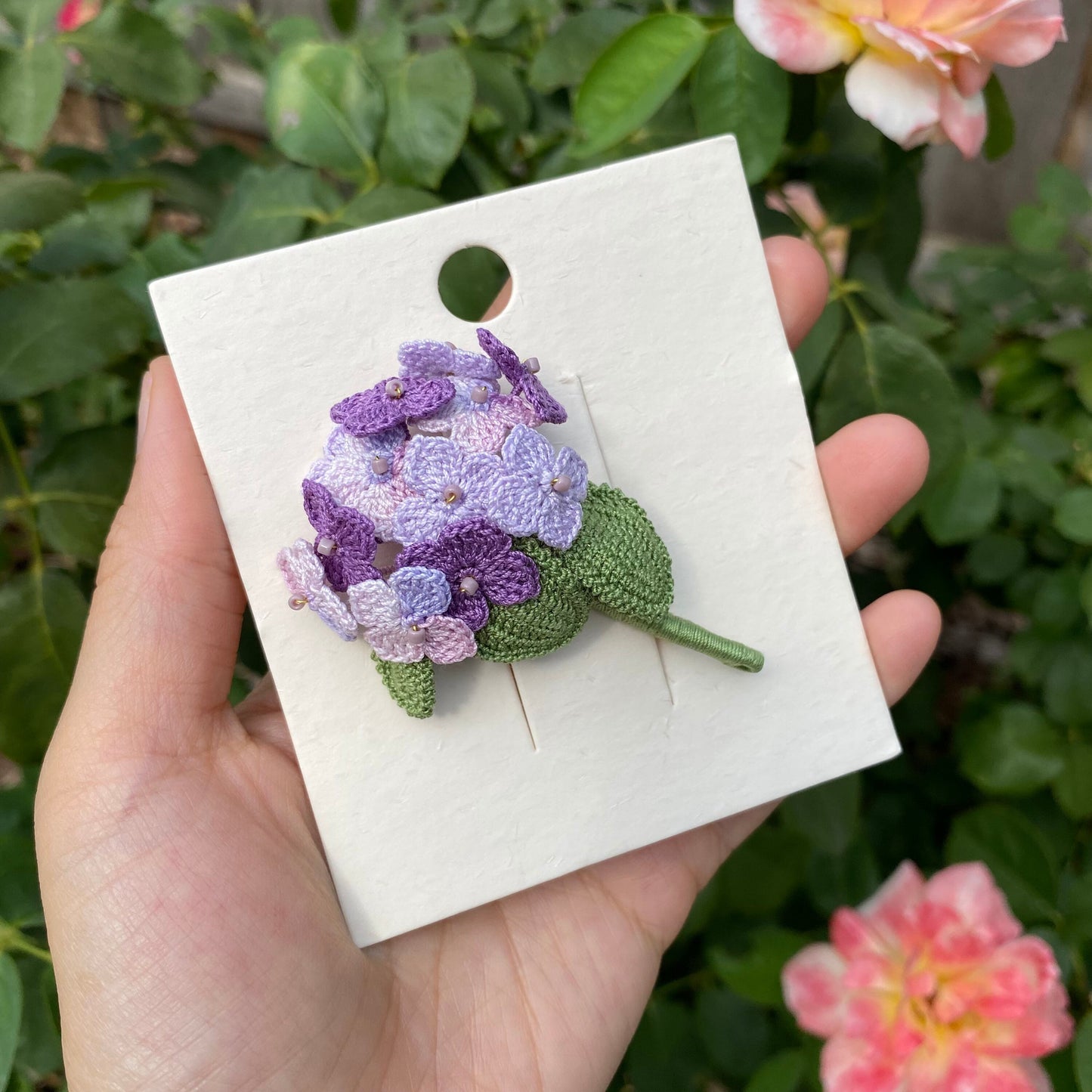 Load image into Gallery viewer, Purple hydrangea flower crochet brooch/Micro crochet /Handmade embroidery jewelry/gift for her birthday wedding anniversary
