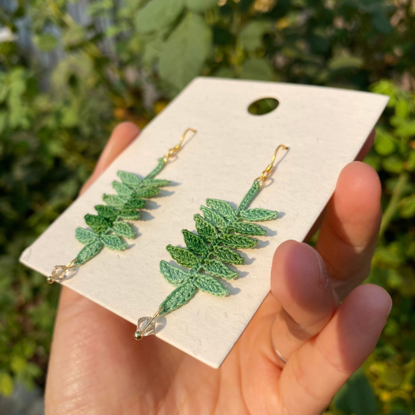 Load image into Gallery viewer, Green ombre fern leaf crochet handmade dangle earrings/microcrochet/Knitted jewelry/Forest style/Indoor plant/Polypodiophyta/Instagram

