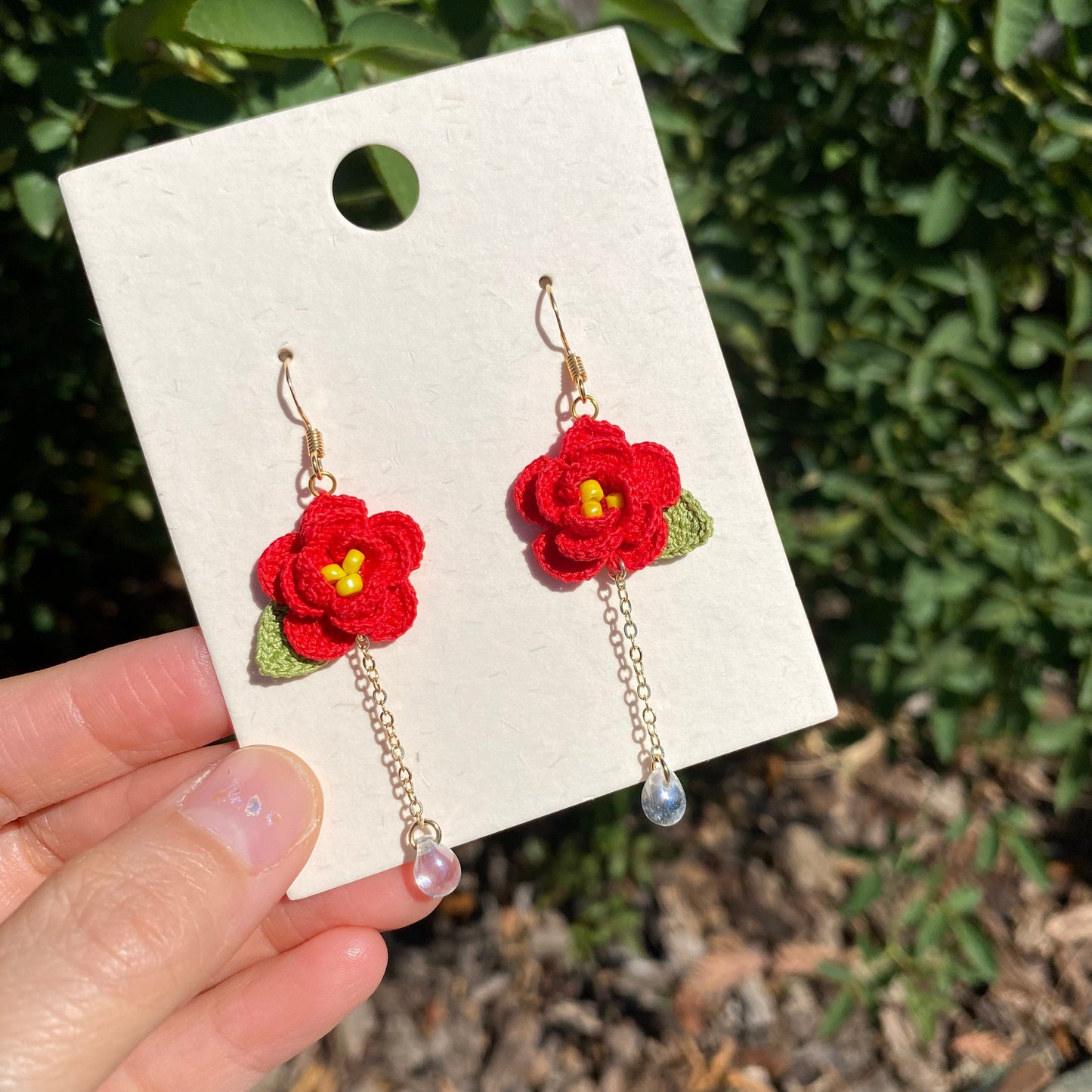 Load image into Gallery viewer, Red camellia flower crochet dangle earrings/Microcrochet/14k gold/gift for her/Knitting handmade jewelry
