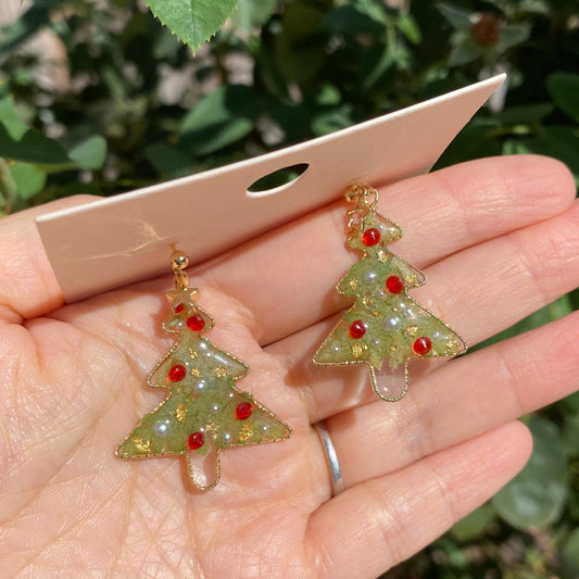 Christmas tree uv resin with real fern leaves/Holiday stud earrings/Pressed flower plants/Gift for her