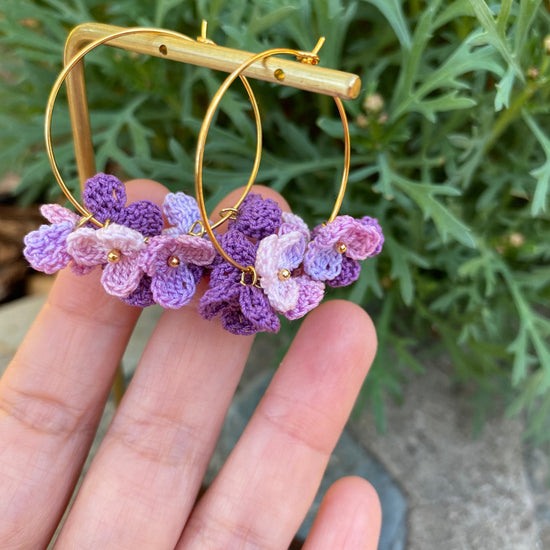Load image into Gallery viewer, Purple ombre flower cluster crochet hoop earrings/Microcrochet/14k gold/gift for her/Knitting handmade jewelry
