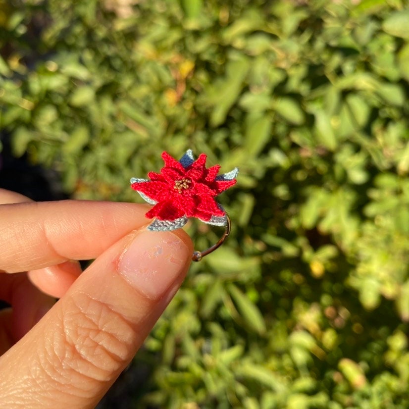 Red Poinsettia flower crochet Ring/Microcrochet/14k gold metal ring/Christmas holiday flower gift for her/Knitting handmade jewelry