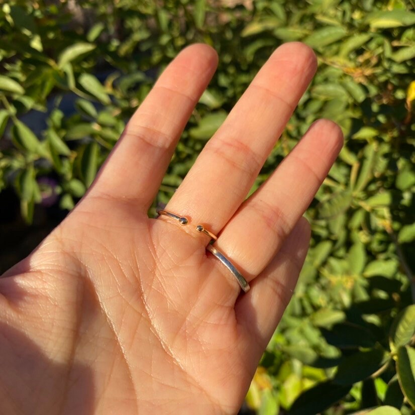 White Poinsettia flower crochet Ring/Microcrochet/14k gold metal ring/Christmas holiday flower gift for her/Knitting handmade jewelry