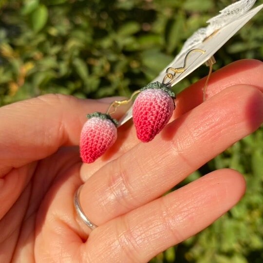 Pink ombre Strawberry crochet dangled earrings/Amigurumi/Micro crochet/14k gold jewelry/Summer fruit gift for her/Ship from US