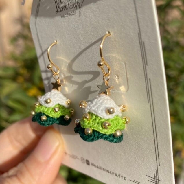 Christmas 3d layered tree crochet dangle earrings with beads/Microcrochet/s925 sterling silver/gift for her/Knitting handmade jewelry