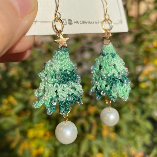 Load image into Gallery viewer, Christmas tree Lace with beads crochet dangle earrings/Microcrochet/Holiday gift for her/Knitting handmade jewelry
