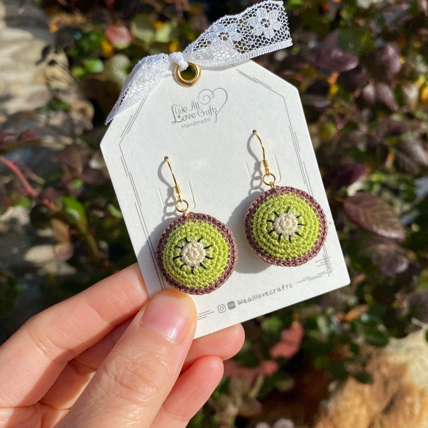 Green Kiwi fruit slice crochet dangled earrings/Microcrochet/14k gold jewelry/Summer fruit gift for her/Ship from US