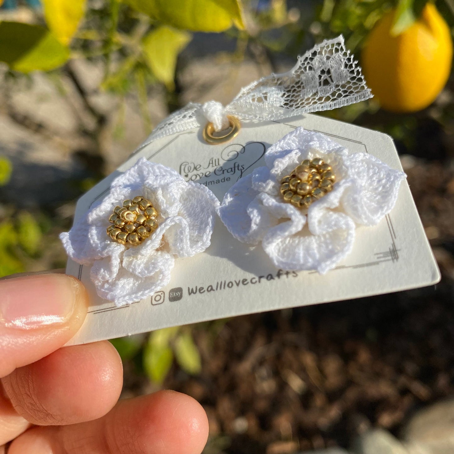 White crochet flower with gold beads stud earrings/Microcrochet/14k gold/gift for her/kitted twine/Knitting handmade jewelry/Ship from US