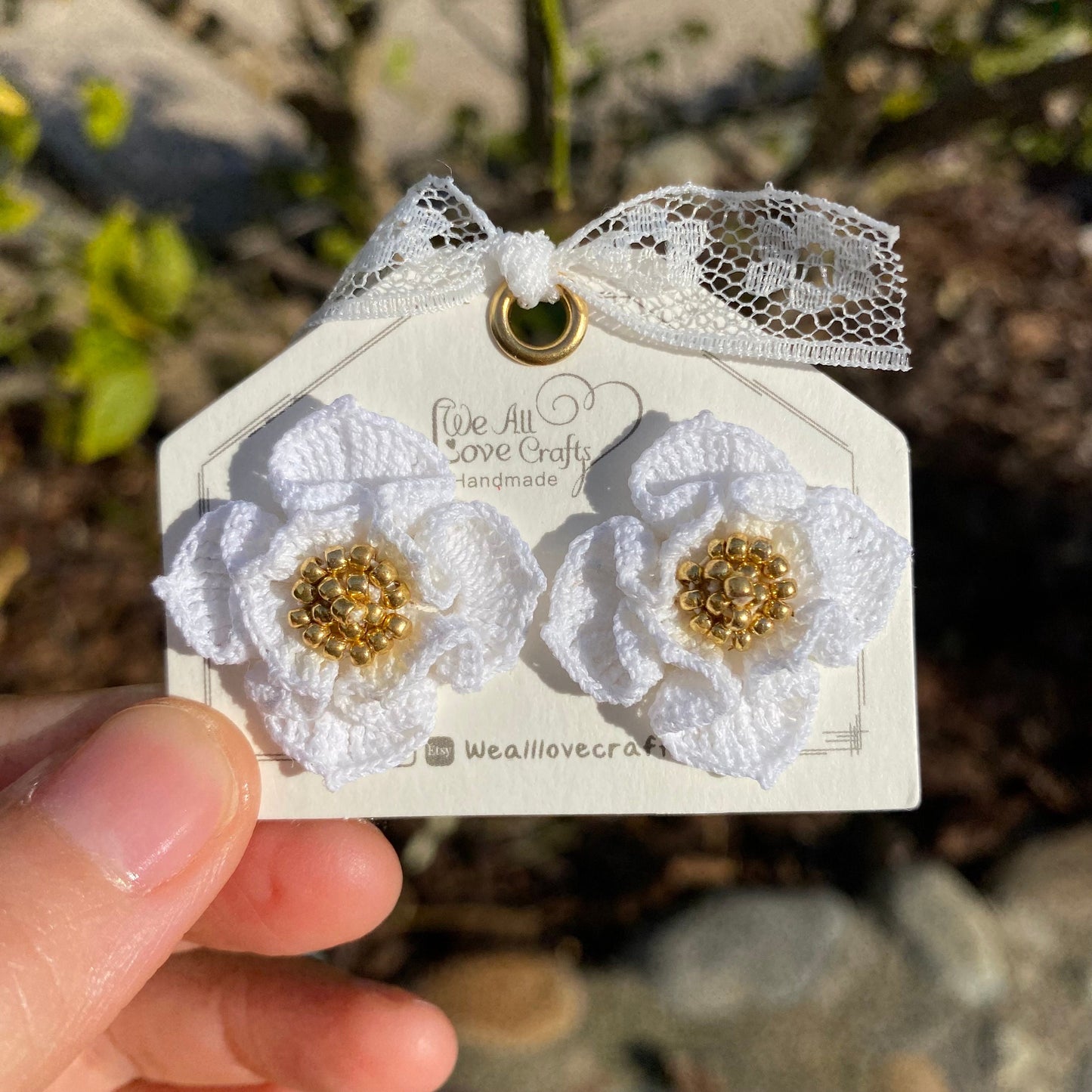 White crochet flower with gold beads stud earrings/Microcrochet/14k gold/gift for her/kitted twine/Knitting handmade jewelry/Ship from US