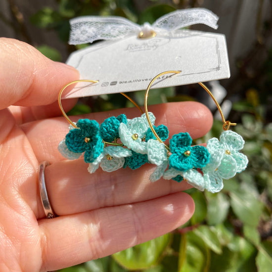 Load image into Gallery viewer, Jade Green Two tones color flower cluster crochet hoop earrings/Microcrochet/14k gold/gift for her/Knitting handmade jewelry/Ship from US
