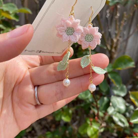 Pink Daisy flower dangle earrings/Microcrochet/14k gold/Spring Summer flower gift for her/Knitting handmade jewelry/Ship from US