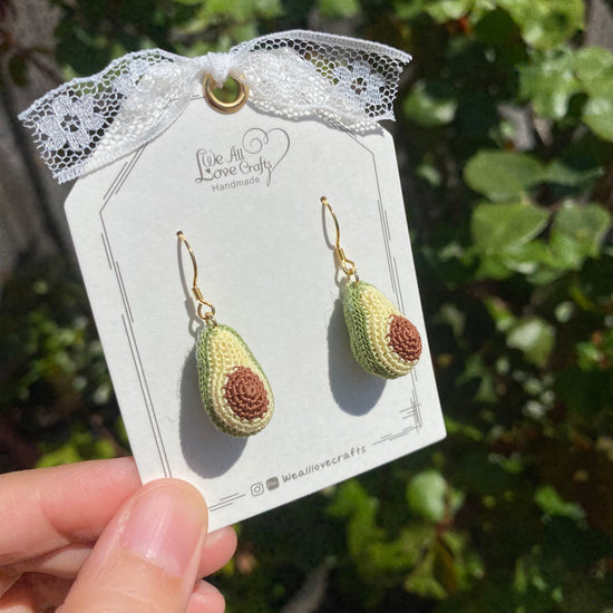 Load image into Gallery viewer, Green Avocado Amigurumi 3D crochet dangled earrings/Microcrochet/14k gold jewelry/Summer fruit and vegetable gift for her/Ship from US
