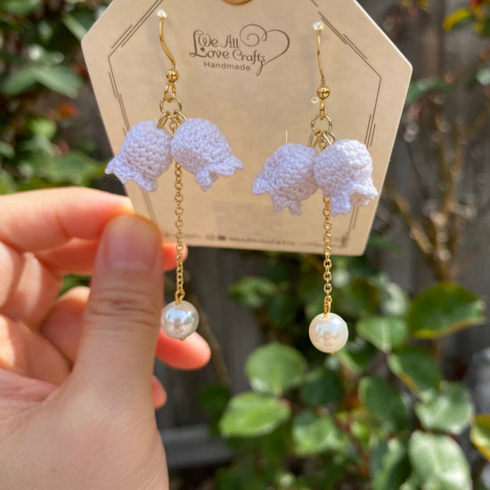 Load image into Gallery viewer, White Lily of the valley flower with pearl crochet dangle earrings/bell shaped/ Microcrochet/gift for her/Knitting handmade jewelry
