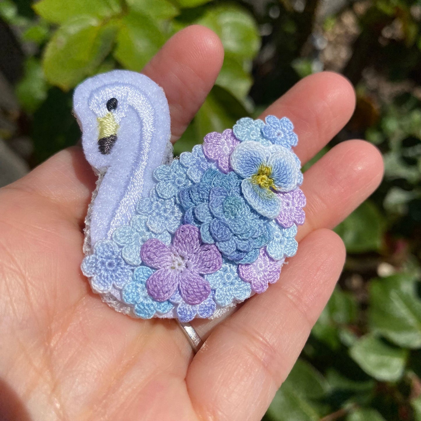 Load image into Gallery viewer, Swan with flower bouquet crochet brooch/Micro crochet/Handmade outfit accessory/Mother&amp;#39;s day gift for her/Knitted jewelry/Ship from US

