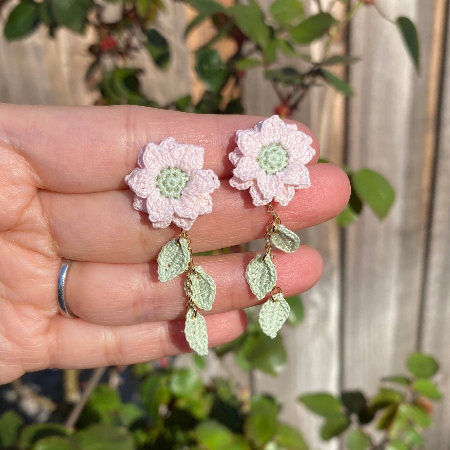 Pink Daisy flower dangle Stud earrings/Microcrochet/14k gold/Spring Summer flower gift for her/Knitting handmade jewelry/Ship from US
