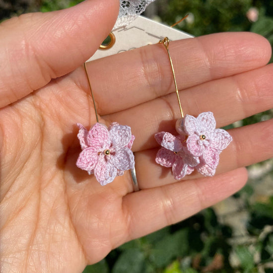 Load image into Gallery viewer, Pink Hydrangea flower cluster with pearls earrings/Microcrochet/Knitted jewelry/Summer earrings for her/Unique 5 petal flowers/Ship from US
