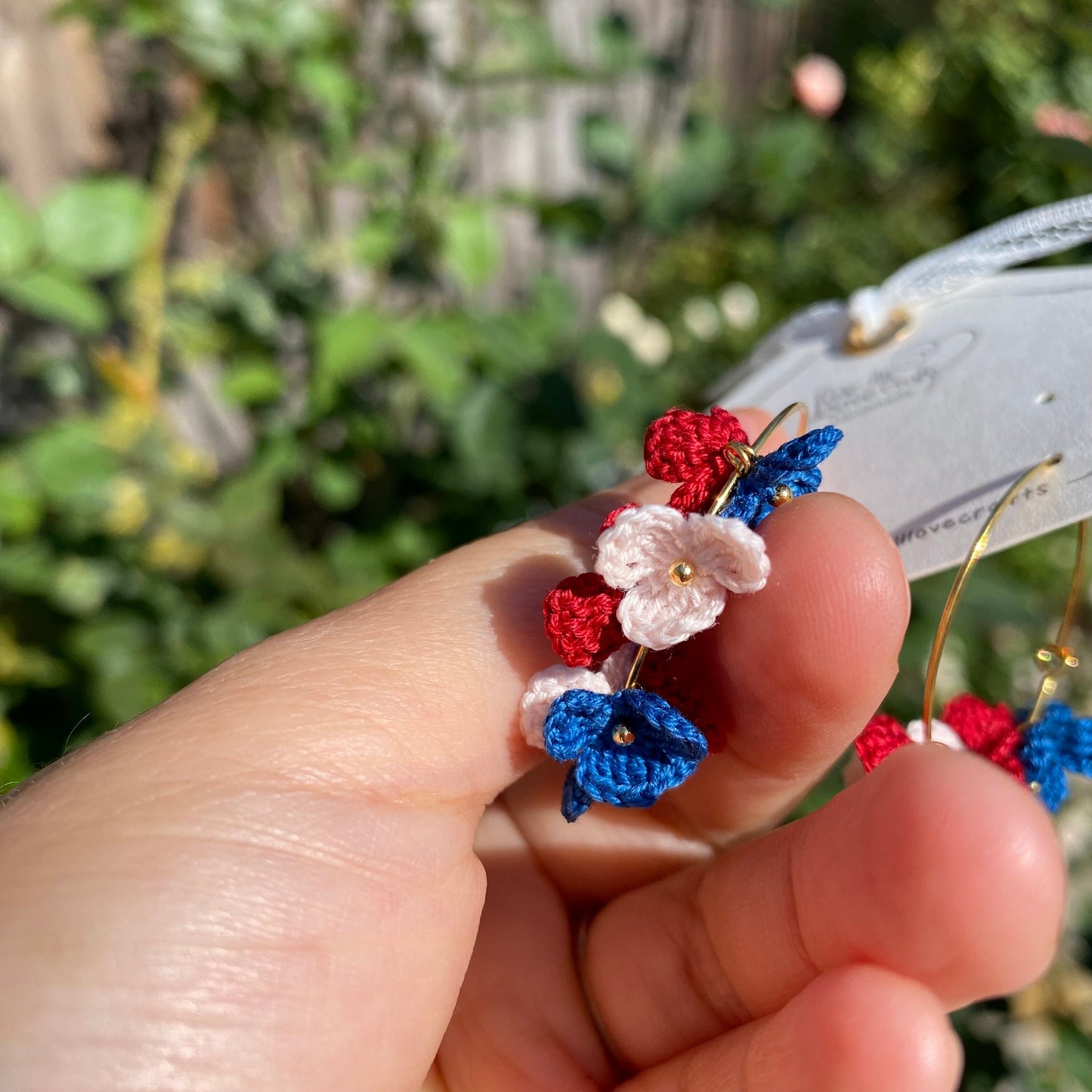 Load image into Gallery viewer, Red White and Blue flower cluster crochet hoop earrings/Microcrochet/14k gold/gift for her/Knitting handmade jewelry/Ship from US
