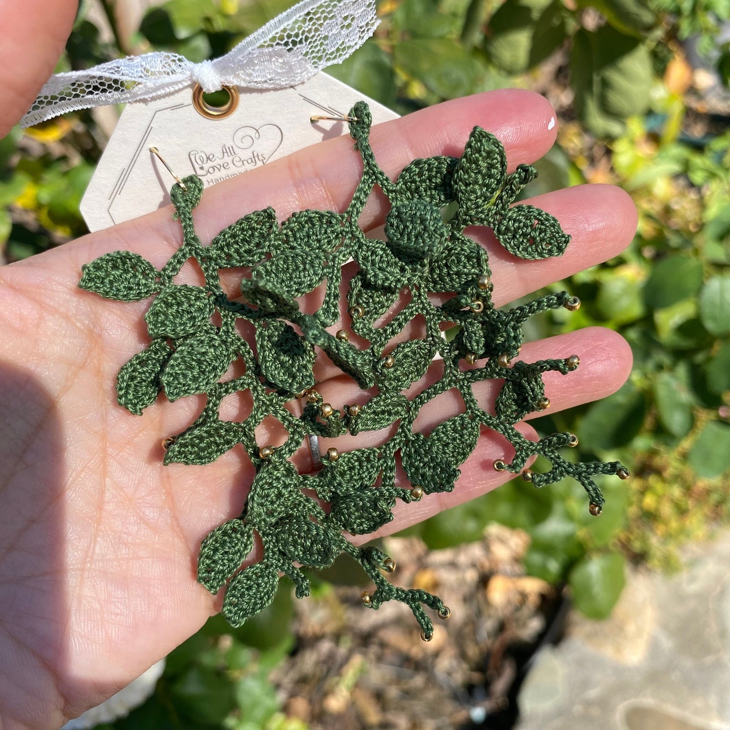 Dark Green vine leaf with gold beads crochet handmade dangle earrings/microcrochet/Knitted jewelry/Forest style/Indoor plant/Polypodiophyta