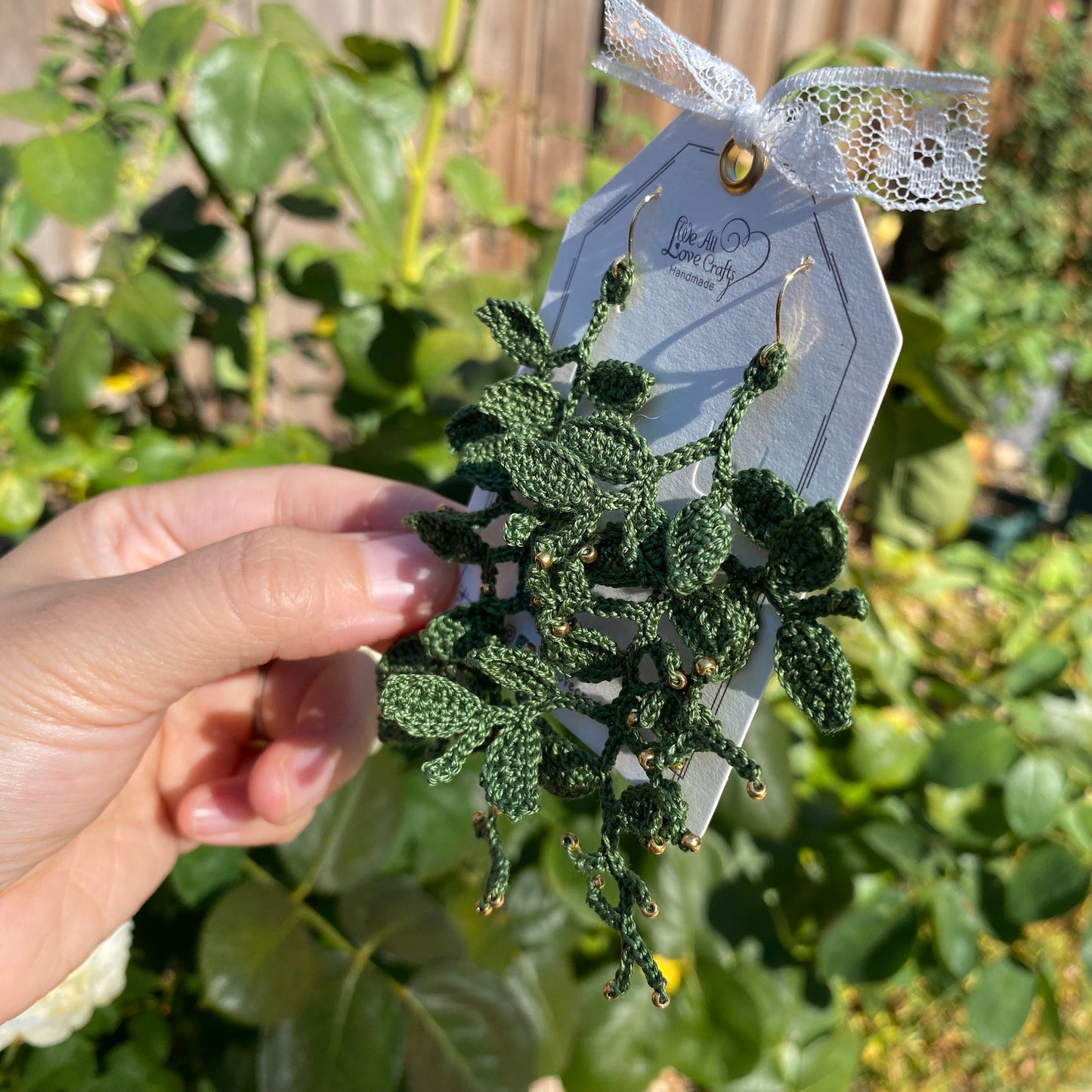 Dark Green vine leaf with gold beads crochet handmade dangle earrings/microcrochet/Knitted jewelry/Forest style/Indoor plant/Polypodiophyta